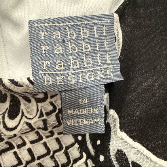 Rabbit Rabbit Rabbit Black & White Sleeveless Patterned Midi Dress - Picture 5 of 6